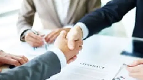 البنوك وشركات التمويل والتأمين